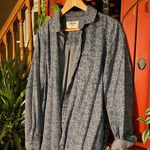 Long Sleeve Star Print Chambray Type Shirt